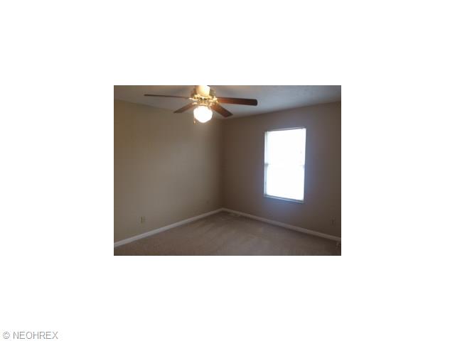 1821 E 298th St, Wickliffe, OH 44092 photo 12