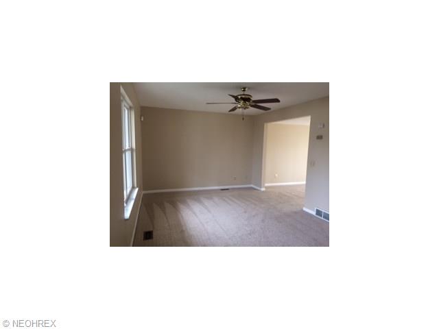 1821 E 298th St, Wickliffe, OH 44092 photo 3