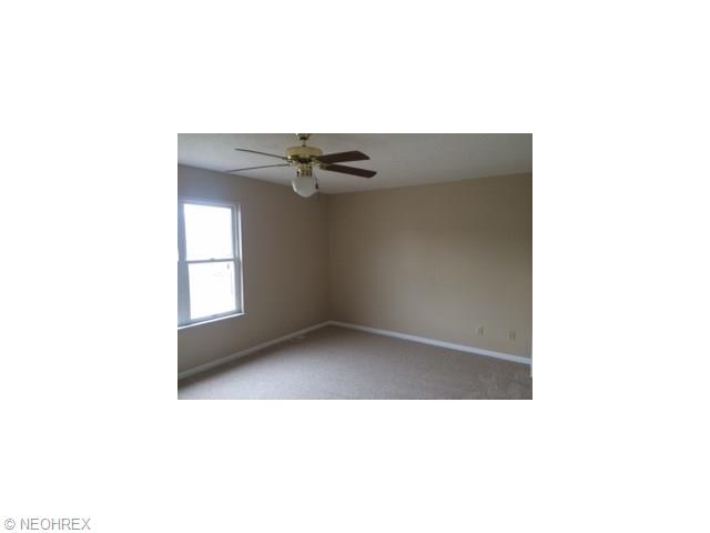 1821 E 298th St, Wickliffe, OH 44092 photo 9