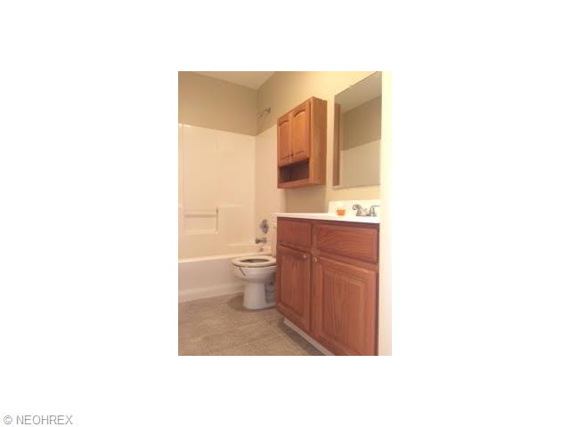 1821 E 298th St, Wickliffe, OH 44092 photo 17
