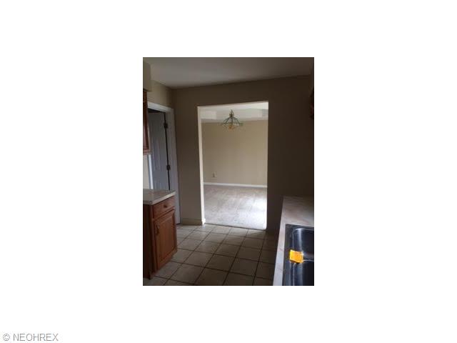 1821 E 298th St, Wickliffe, OH 44092 photo 6