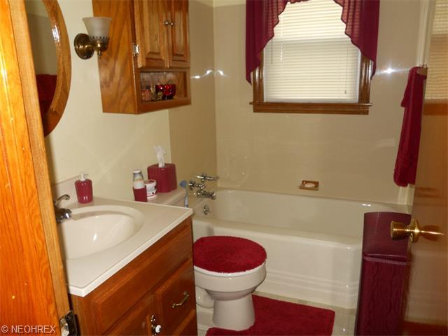 229 Harvey St, Struthers, OH 44471 photo 13