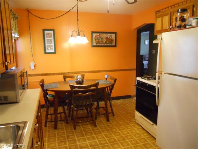 229 Harvey St, Struthers, OH 44471 photo 9