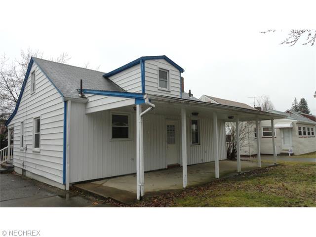  553 6th St, Campbell, OH 44405 photo 4