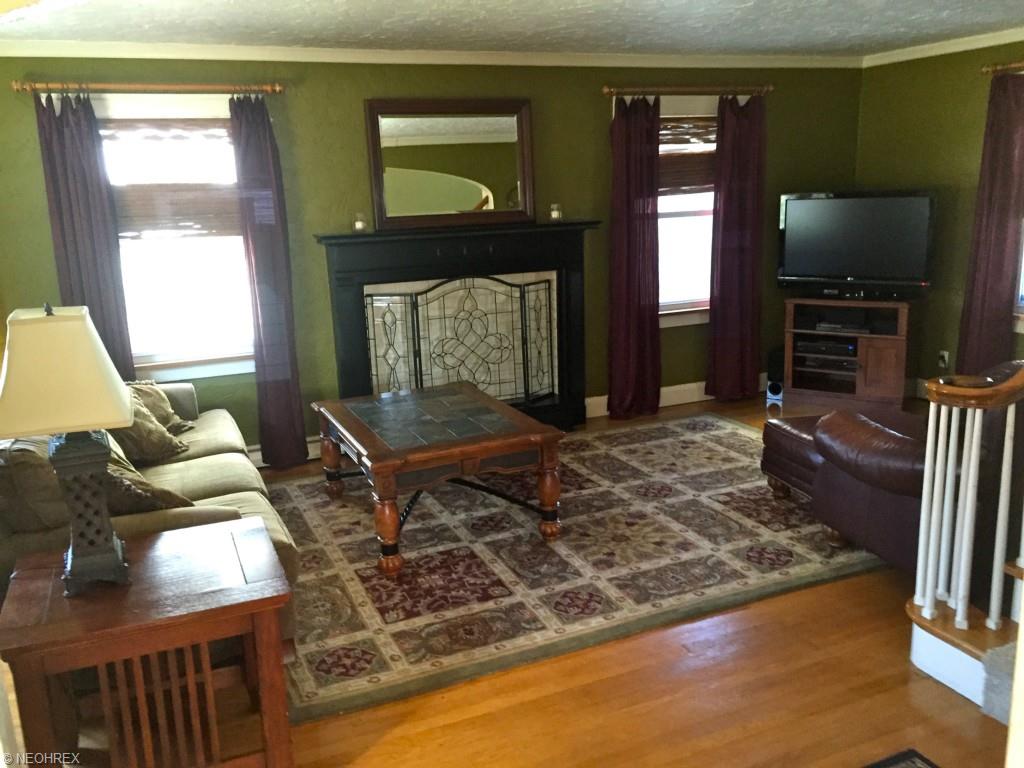 352 Denison Ave, Elyria, OH 44035 photo 2