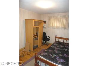 910 E Decker Dr, Seven Hills, OH 44131 photo 3