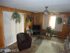 910 E Decker Dr, Seven Hills, OH 44131 photo 1