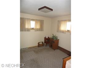 910 E Decker Dr, Seven Hills, OH 44131 photo 4