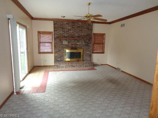 6 W Parkcliff Ave, Struthers, OH 44471 photo 4
