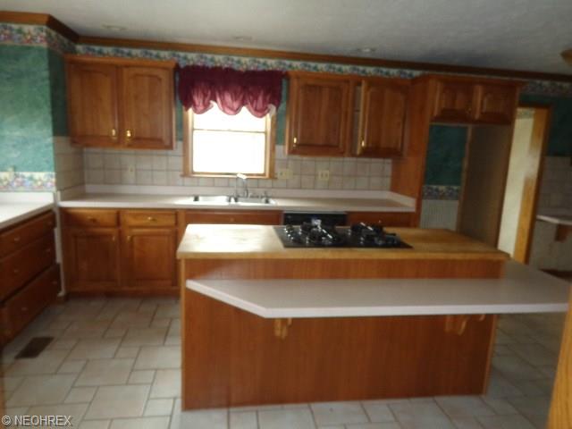 6 W Parkcliff Ave, Struthers, OH 44471 photo 2