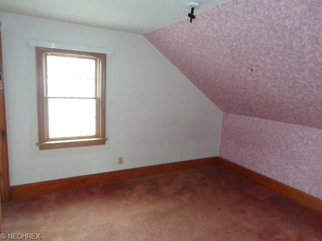 6 W Parkcliff Ave, Struthers, OH 44471 photo 9