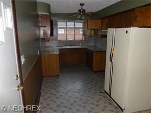 6220 Eavenson Rd, Brook Park, OH 44142 photo 4