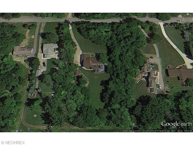 29402 Eddy Rd, Willoughby Hills, OH 44092 photo 2