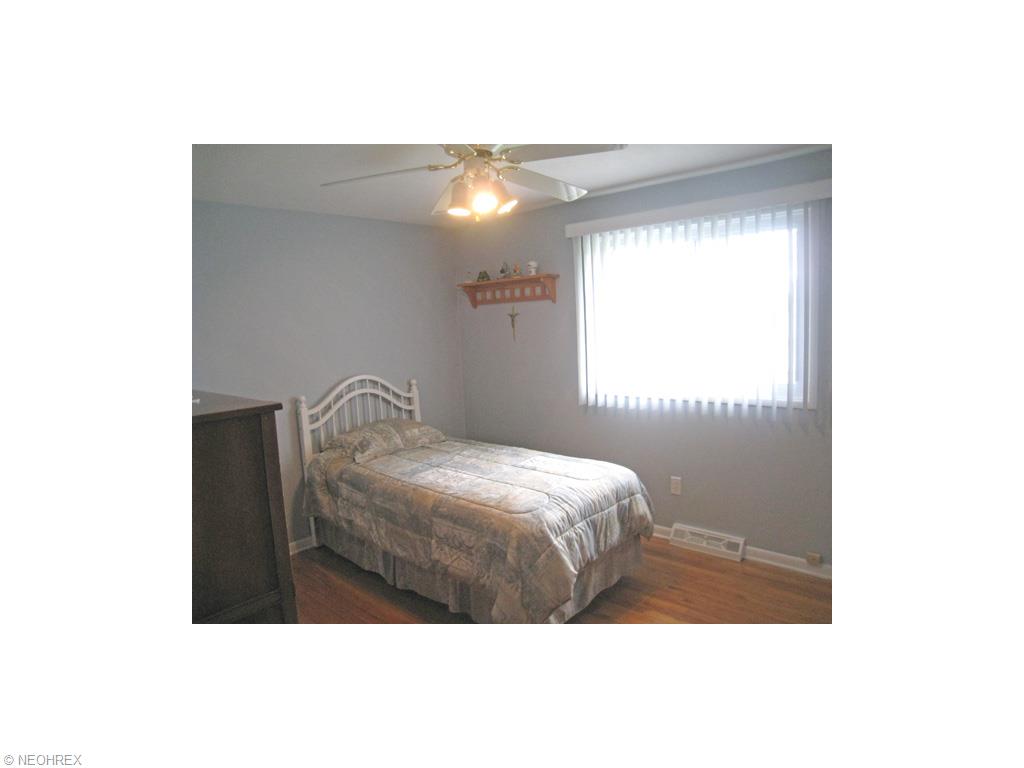 7628 Roeper Rd, Parma, OH 44134 photo 16