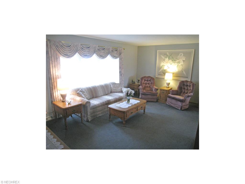7628 Roeper Rd, Parma, OH 44134 photo 4