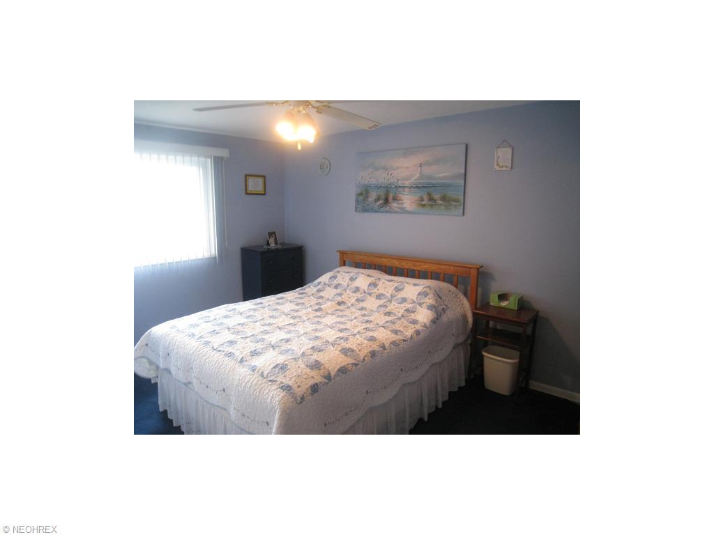 7628 Roeper Rd, Parma, OH 44134 photo 13