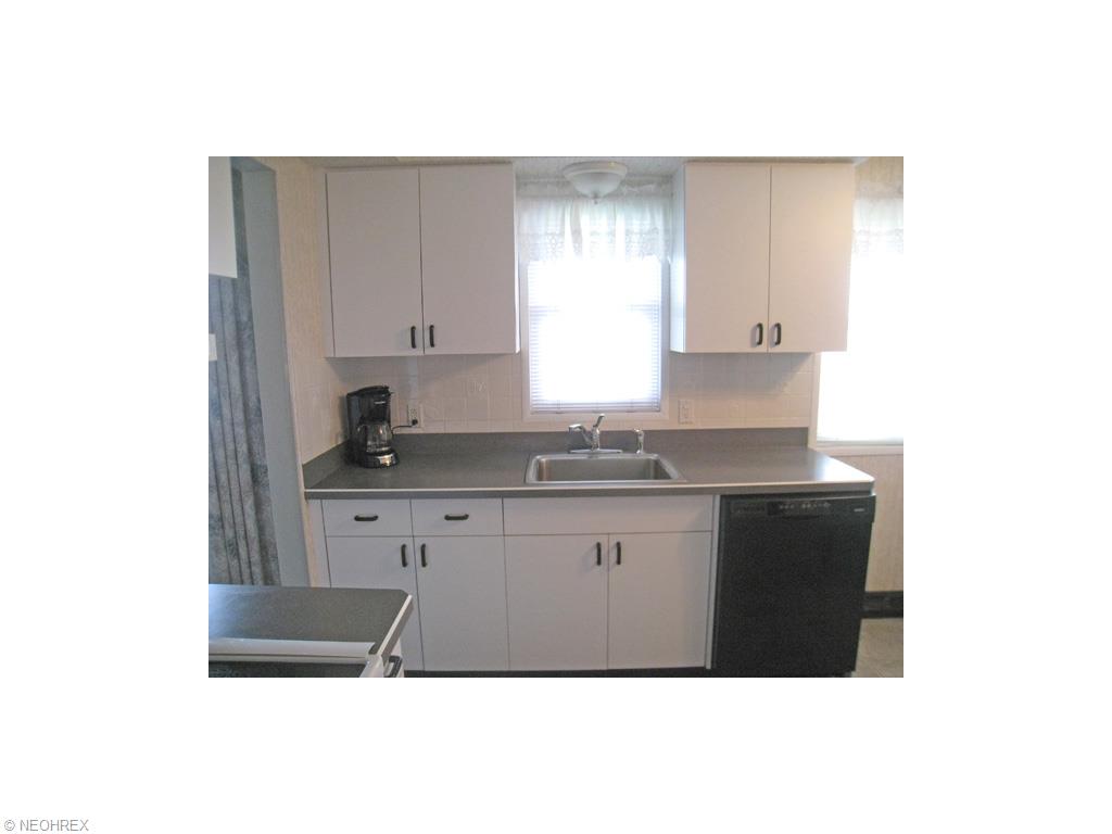 7628 Roeper Rd, Parma, OH 44134 photo 8