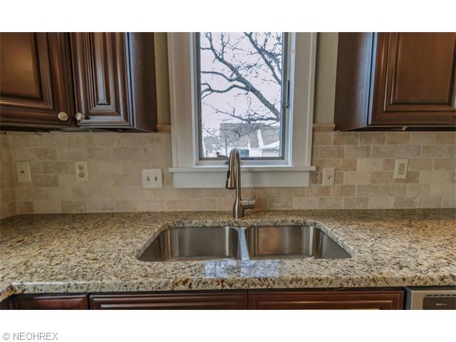 320 E 195th St, Euclid, OH 44119 photo 6