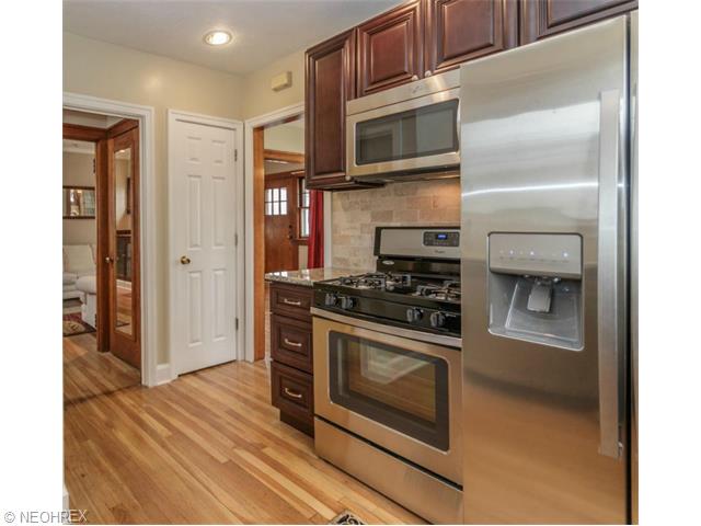 320 E 195th St, Euclid, OH 44119 photo 5