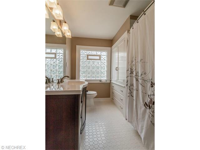 320 E 195th St, Euclid, OH 44119 photo 12