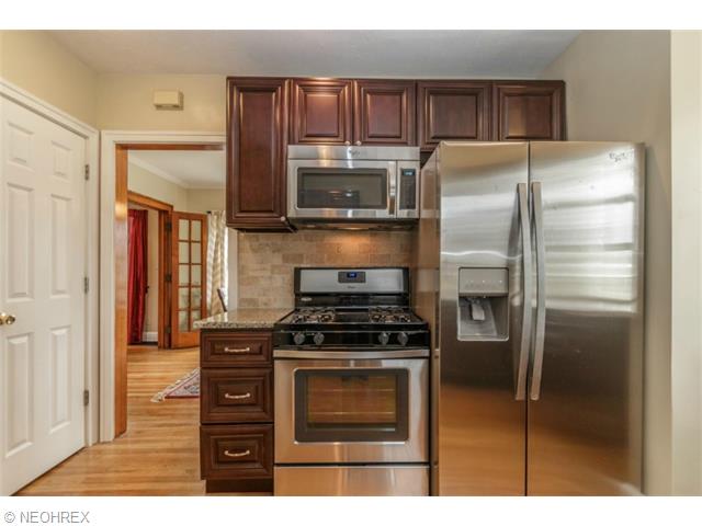 320 E 195th St, Euclid, OH 44119 photo 4