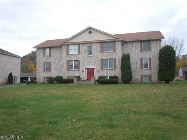 918 Pearson Cir #2, Youngstown, OH 44512 photo 1