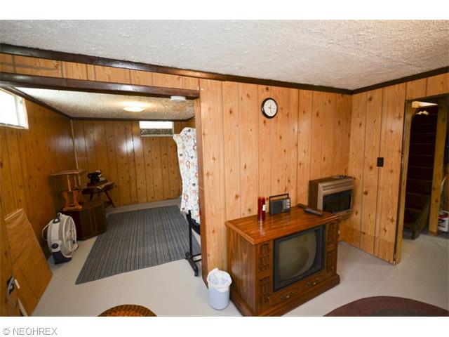 562 Upton Ave, Akron, OH 44310 photo 19