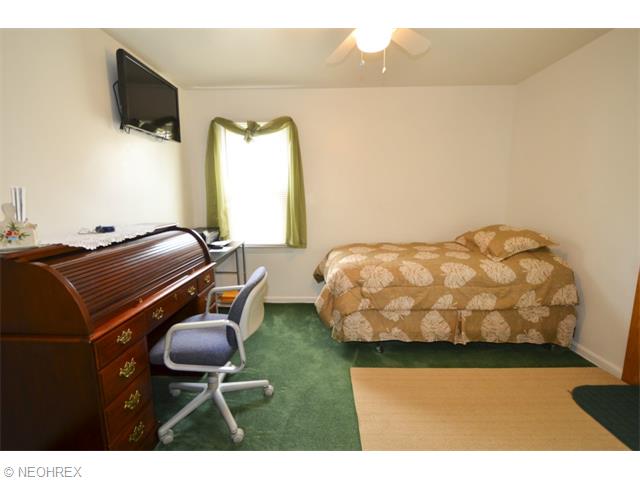 562 Upton Ave, Akron, OH 44310 photo 12