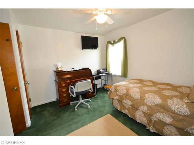 562 Upton Ave, Akron, OH 44310 photo 13