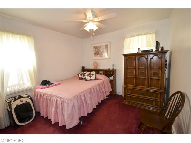 562 Upton Ave, Akron, OH 44310 photo 10