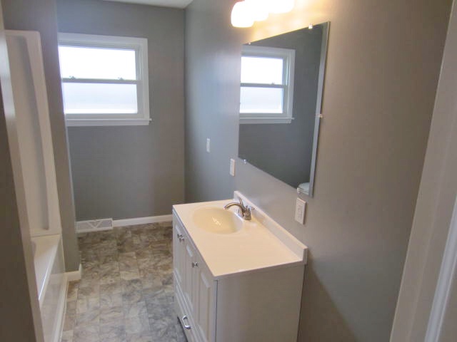 42900 Emerald Dr, Elyria, OH 44035 photo 15