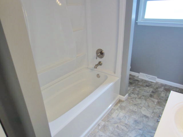 42900 Emerald Dr, Elyria, OH 44035 photo 16