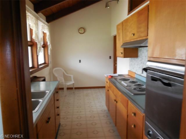 5757 Springrove Dr, Solon, OH 44139 photo 3