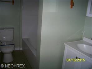 2332 E 32nd St, Lorain, OH 44055 photo 9