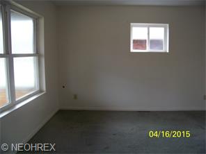 2332 E 32nd St, Lorain, OH 44055 photo 2