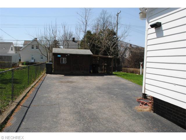 1560 E 196 St, Euclid, OH 44117 photo 5