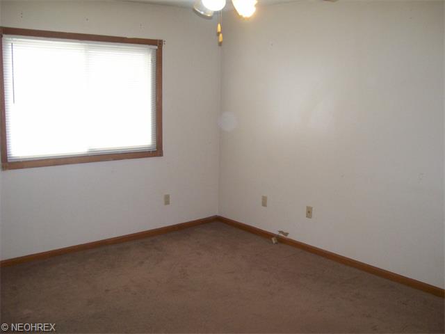 183 E 317th St, Willowick, OH 44095 photo 10