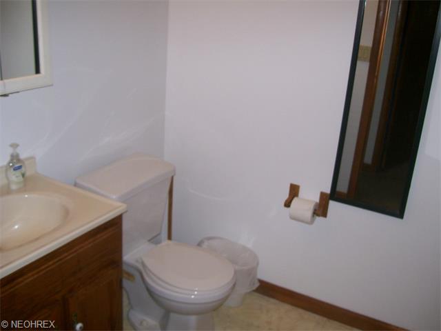 183 E 317th St, Willowick, OH 44095 photo 7