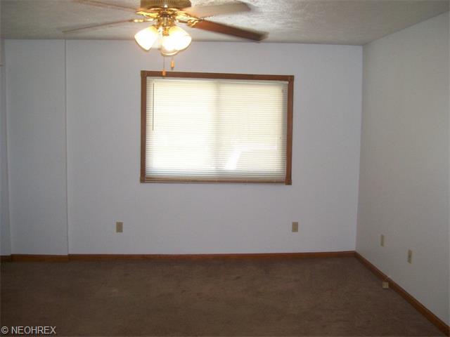 183 E 317th St, Willowick, OH 44095 photo 3