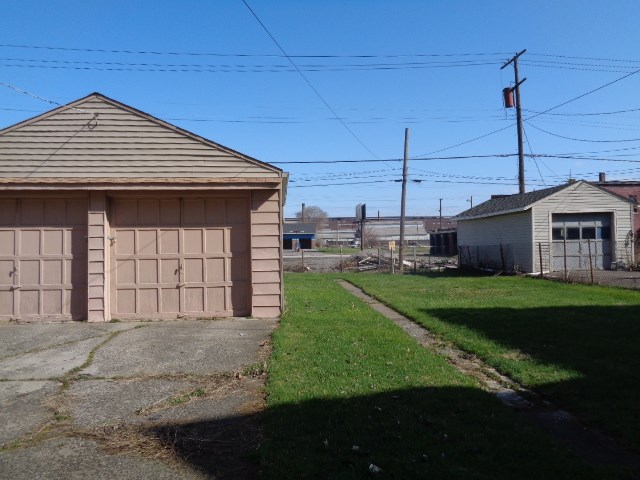 1879 E 29th St, Lorain, OH 44055 photo 2