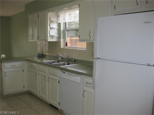 285 Xavier St, Elyria, OH 44035 photo 7