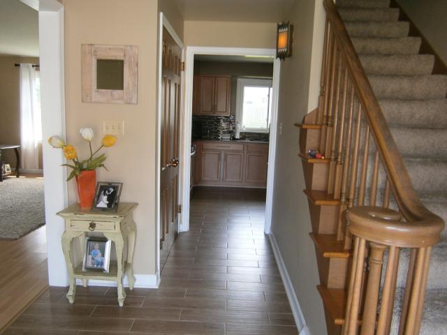 135 Forest Garden Dr, Boardman, OH 44512 photo 2