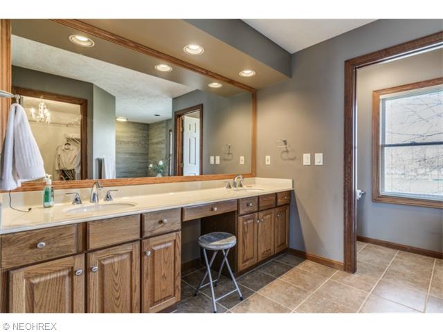 1808 Cedarhurst Dr, Wickliffe, OH 44092 photo 16