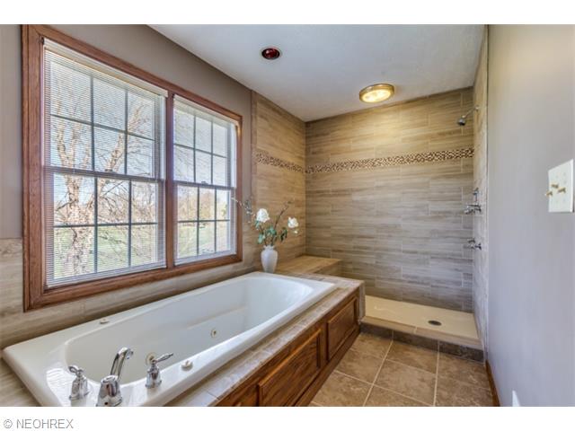 1808 Cedarhurst Dr, Wickliffe, OH 44092 photo 17