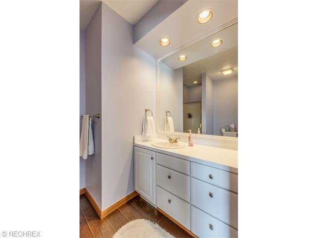 1808 Cedarhurst Dr, Wickliffe, OH 44092 photo 14