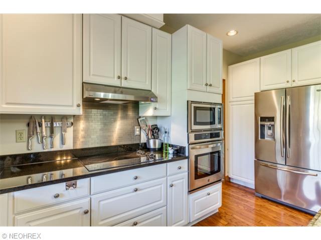 1808 Cedarhurst Dr, Wickliffe, OH 44092 photo 10