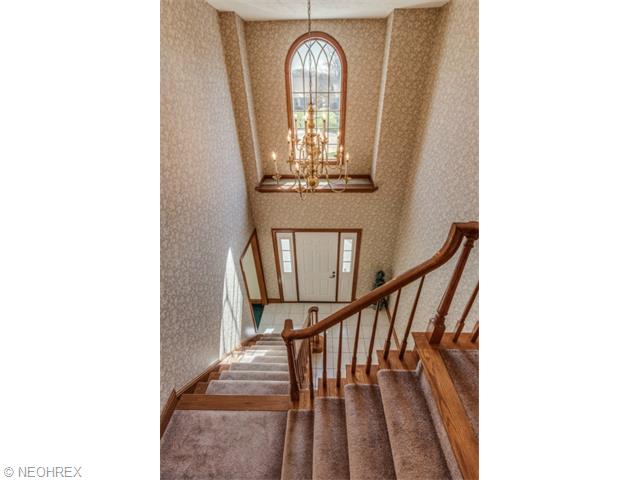 1808 Cedarhurst Dr, Wickliffe, OH 44092 photo 3