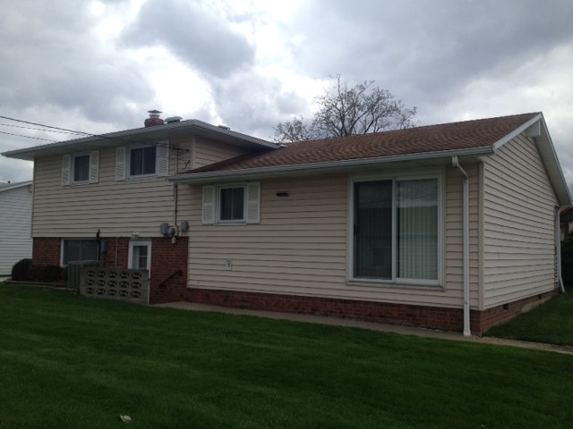 3196 Hetzel Dr, Parma, OH 44134 photo 3