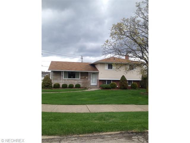3196 Hetzel Dr, Parma, OH 44134 photo 1