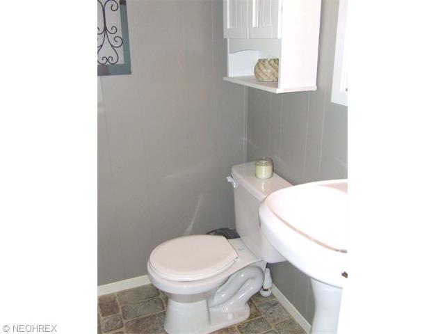 1020 Dover Ave, Dover, OH 44622 photo 9